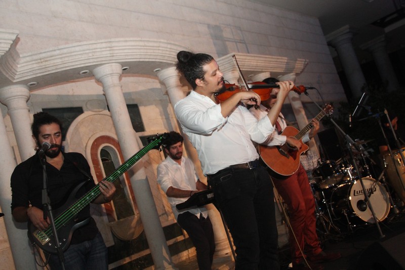 Daly Gana Live at Amethyste