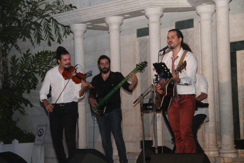 Daly Gana Live at Amethyste