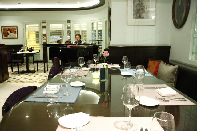 eCafe Sursock on Wednesday Night