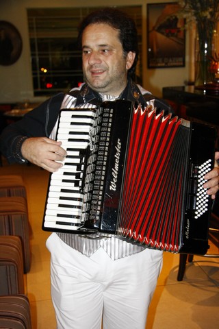 eCafe Sursock on Wednesday Night