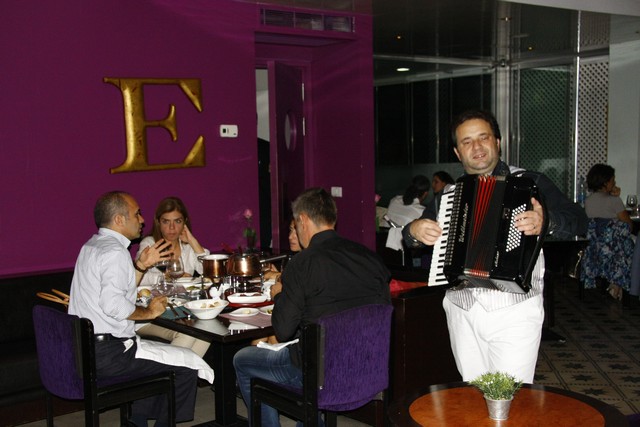 eCafe Sursock on Wednesday Night