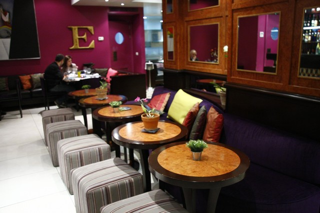 E Cafe Sursock on Saturday Night