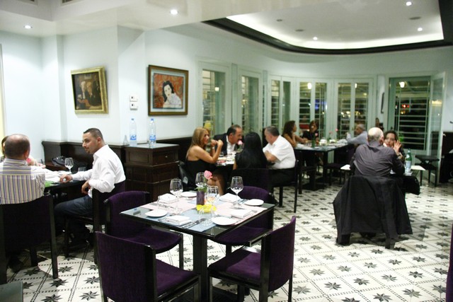 E Cafe Sursock on Saturday Night