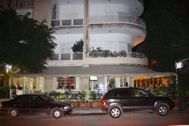 E Cafe Sursock on Saturday Night