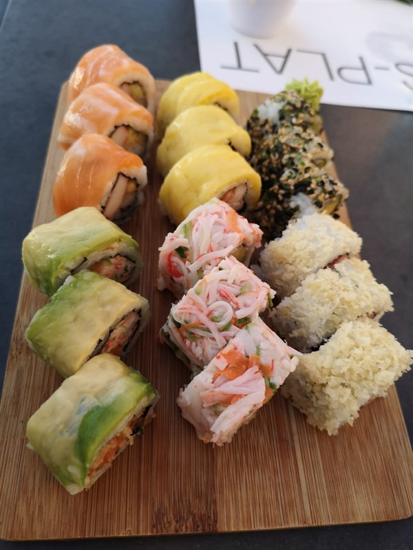 Mon Maki A Moi Special Sushi Sunset at Broumana