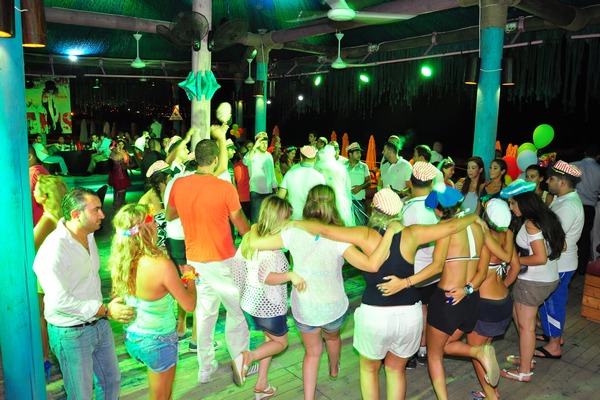 Saturday Night At Edde Sands