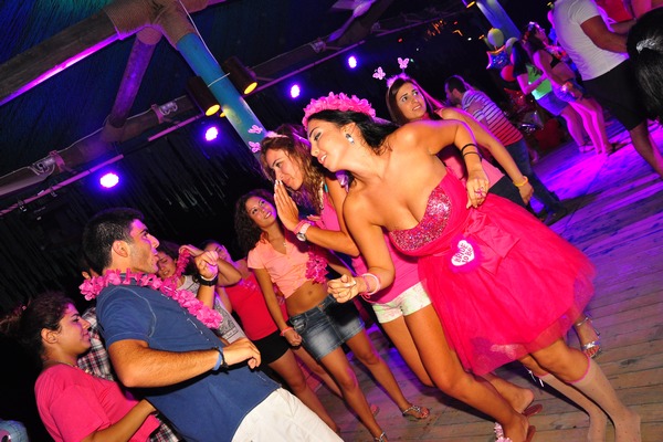 Saturday Night At Edde Sands