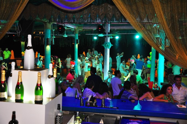 Saturday Night At Edde Sands