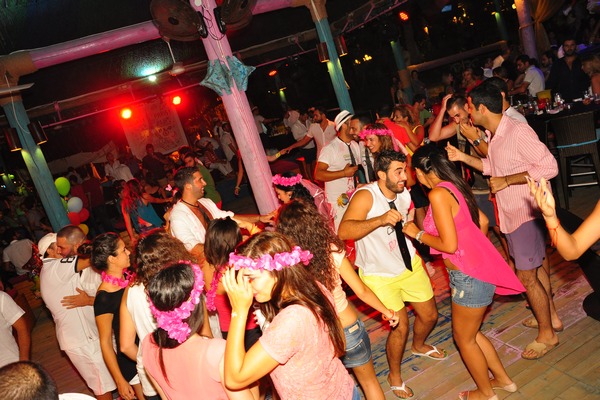 Saturday Night At Edde Sands