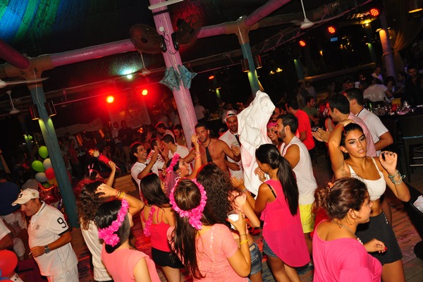 Saturday Night At Edde Sands
