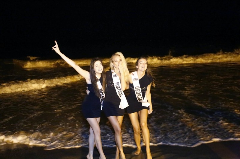 Les Pieds Dans L'eau at Edde Sands