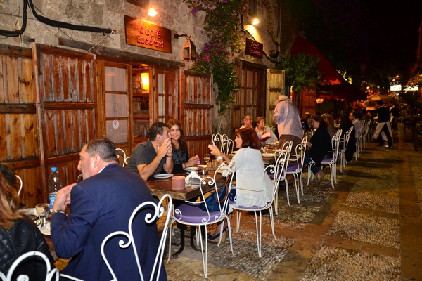 Moules Frites Night at Edde Yard