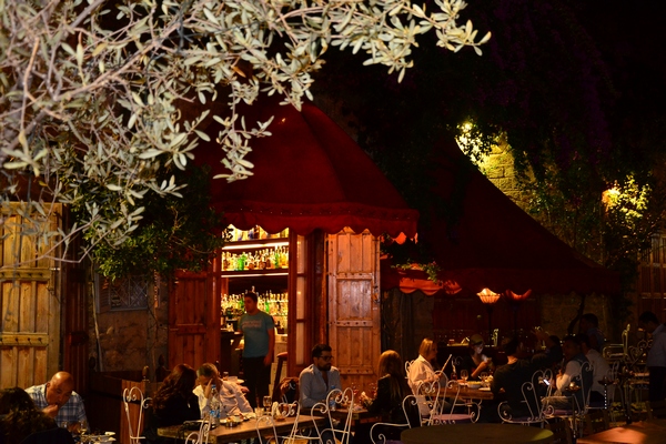 Moules Frites Night at Edde Yard