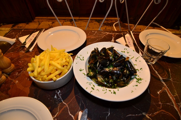 Moules Frites Night at Edde Yard