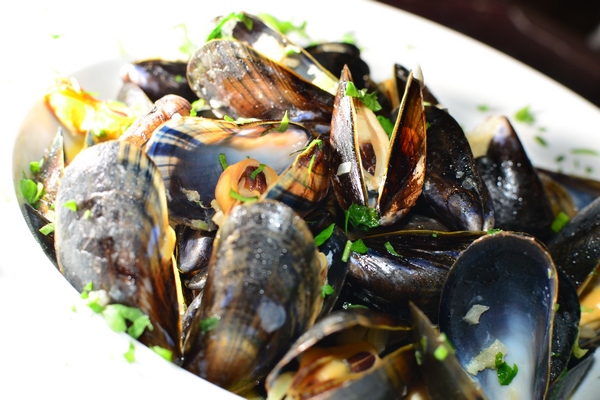 Moules Frites Night at Edde Yard