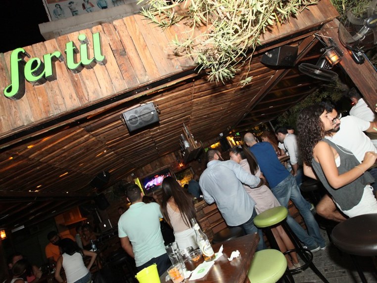 Fertil Pub on Saturday Night