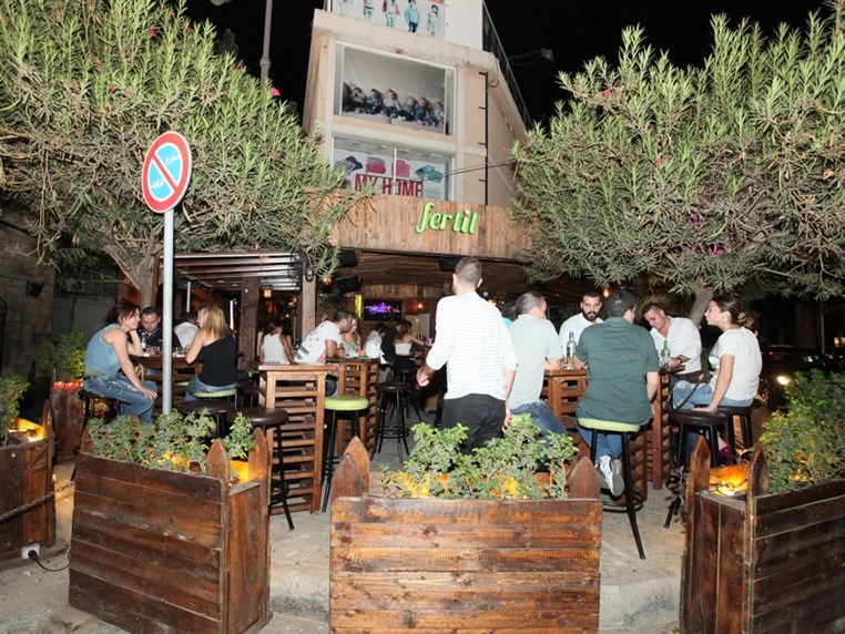 Fertil Pub on Saturday Night