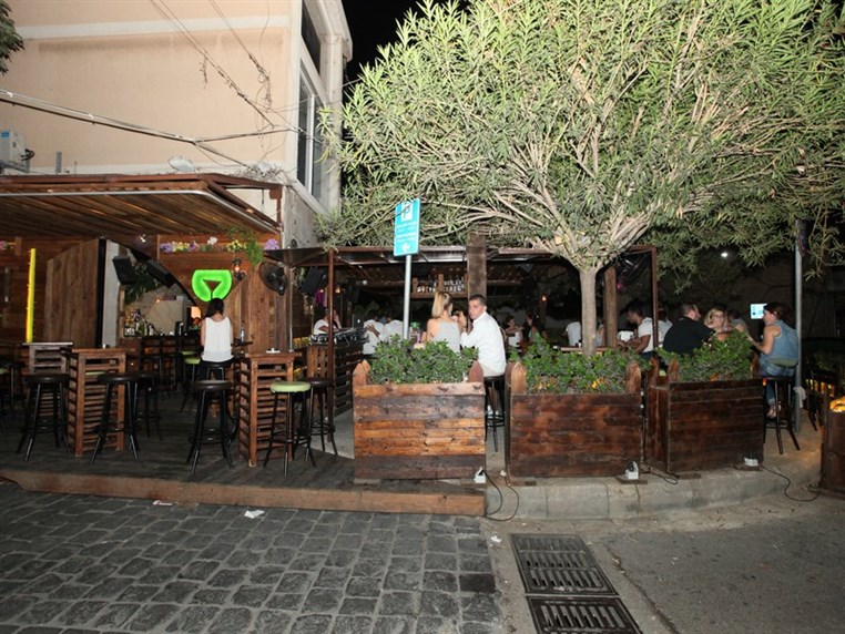 Fertil Pub on Saturday Night