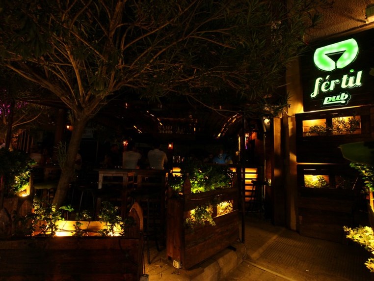 Fertil Pub on Saturday Night