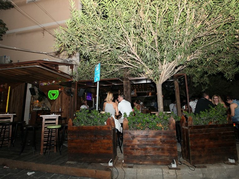 Fertil Pub on Saturday Night