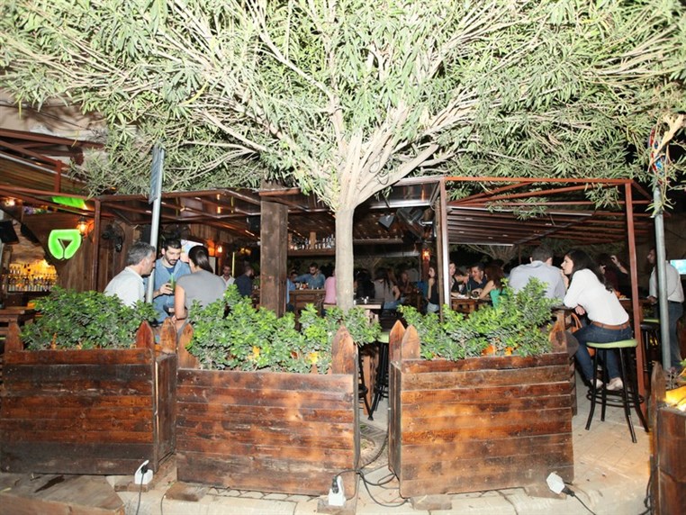 Fertil Pub on Saturday Night