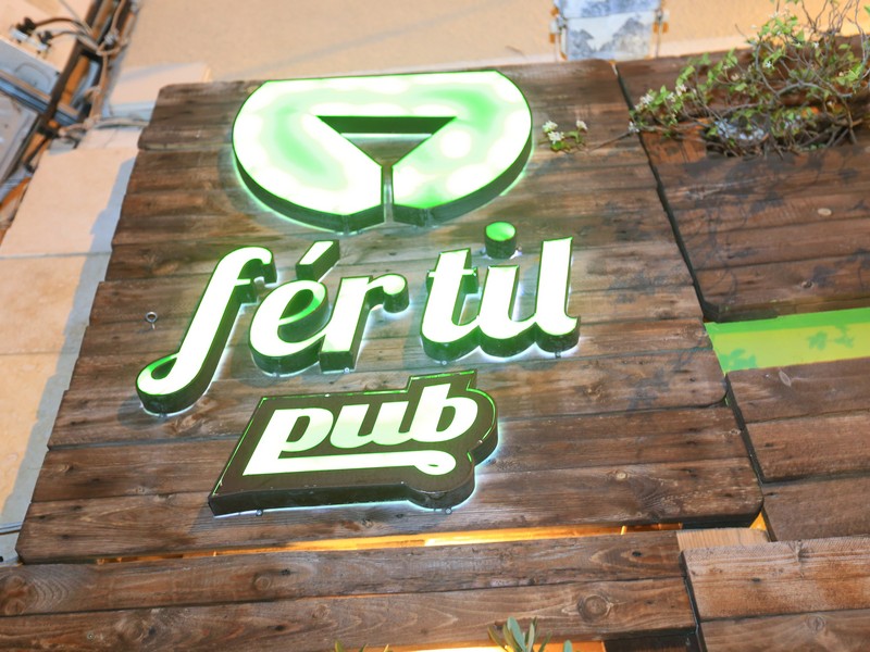 Fertil Pub on Saturday Night