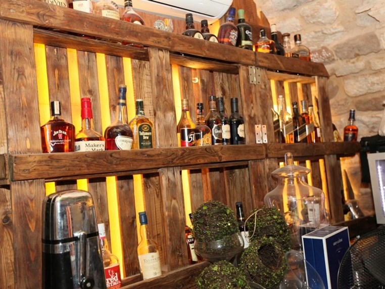 Fertil Pub on Saturday Night