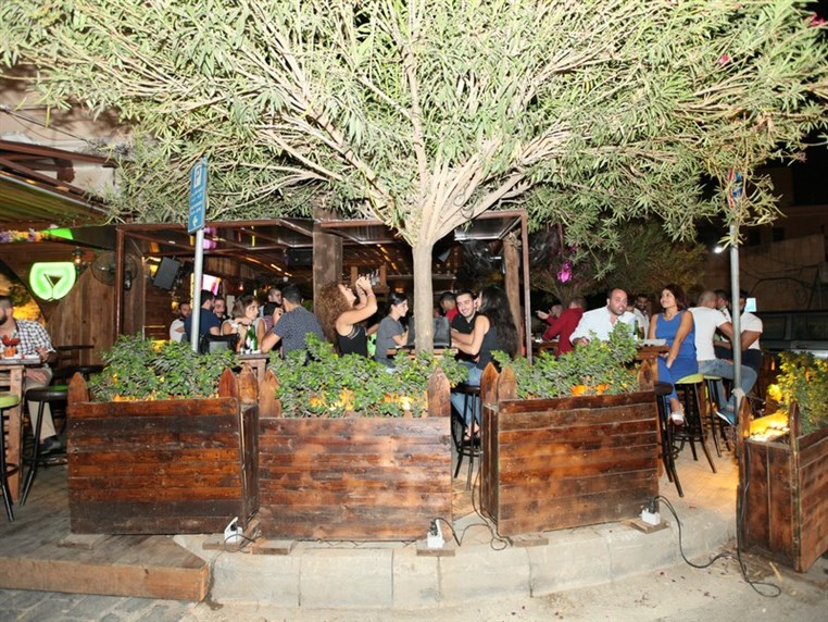 Fertil Pub on Saturday Night