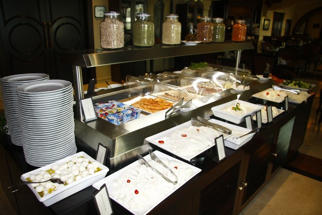 Breakfast buffet at Al Diyafa restaurant
