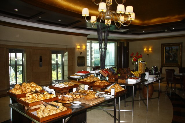 Breakfast buffet at Al Diyafa restaurant