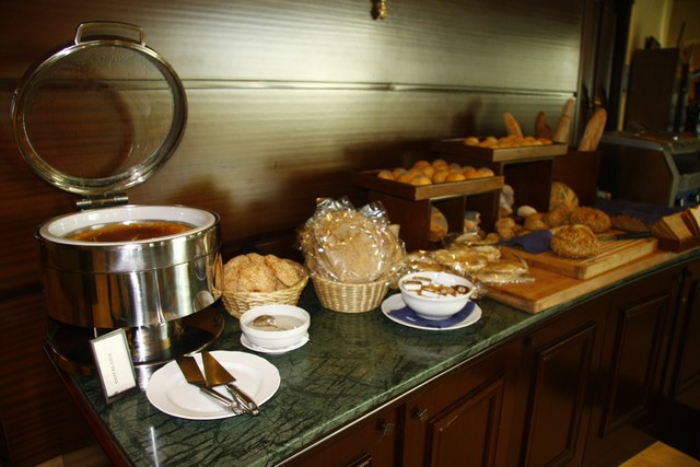 Breakfast buffet at Al Diyafa restaurant