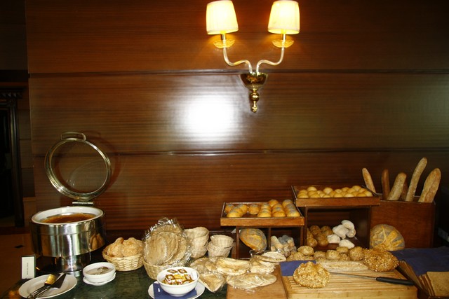 Breakfast buffet at Al Diyafa restaurant