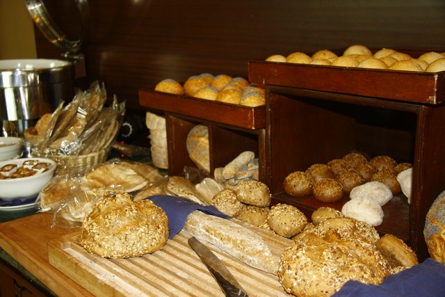 Breakfast buffet at Al Diyafa restaurant