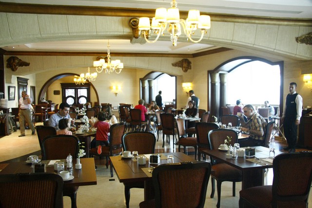 Breakfast buffet at Al Diyafa restaurant