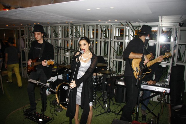 The Swingin 20s at Iris