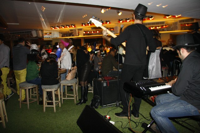 The Swingin 20s at Iris