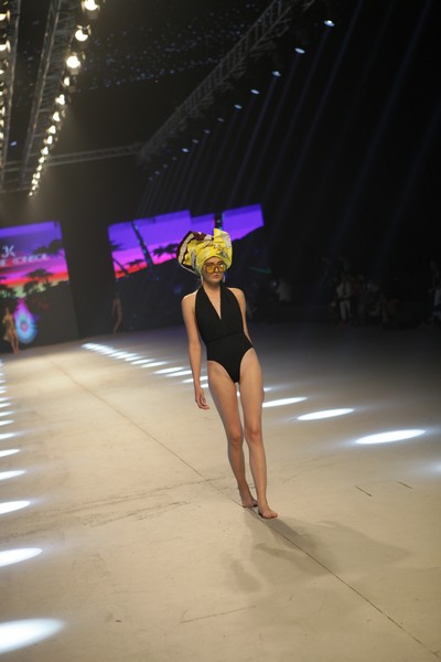 Jane Konsol Swimwear Fashion Show