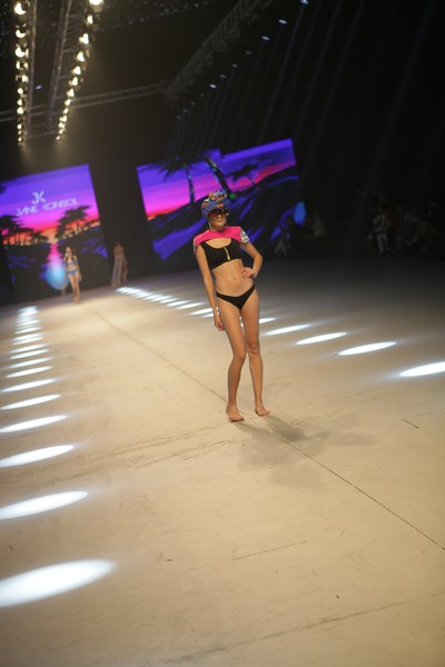 Jane Konsol Swimwear Fashion Show