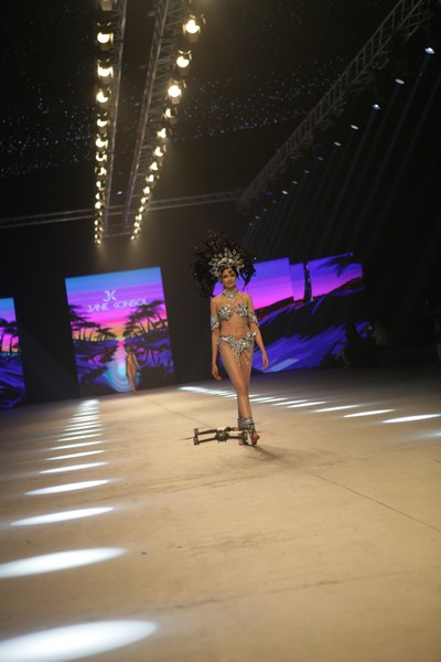 Jane Konsol Swimwear Fashion Show