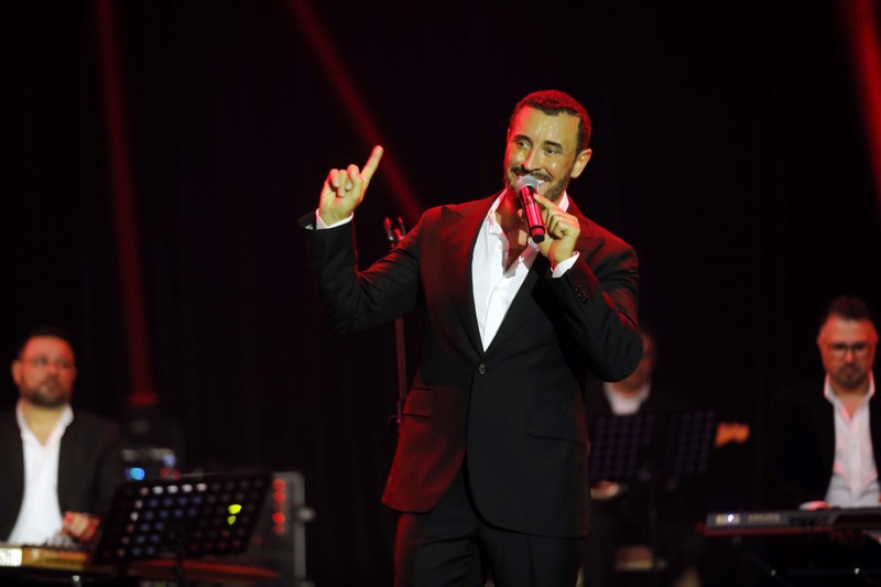 Kadim al Sahir at Casino Du Liban