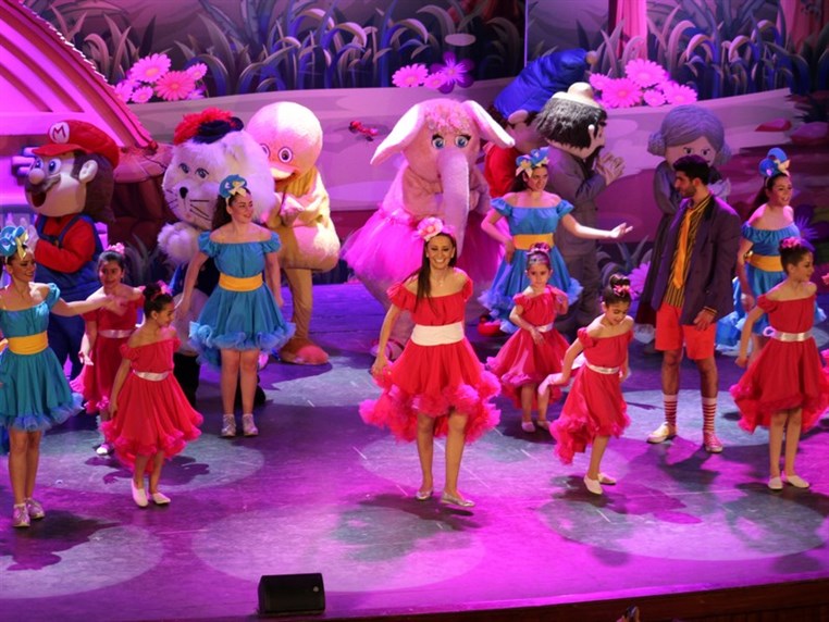 Kazadoo presente Reem et les 5 Lumieres