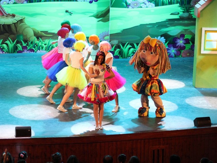 Kazadoo presente Reem et les 5 Lumieres