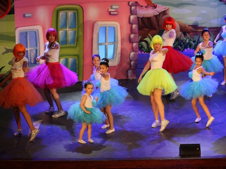 Kazadoo presente Reem et les 5 Lumieres
