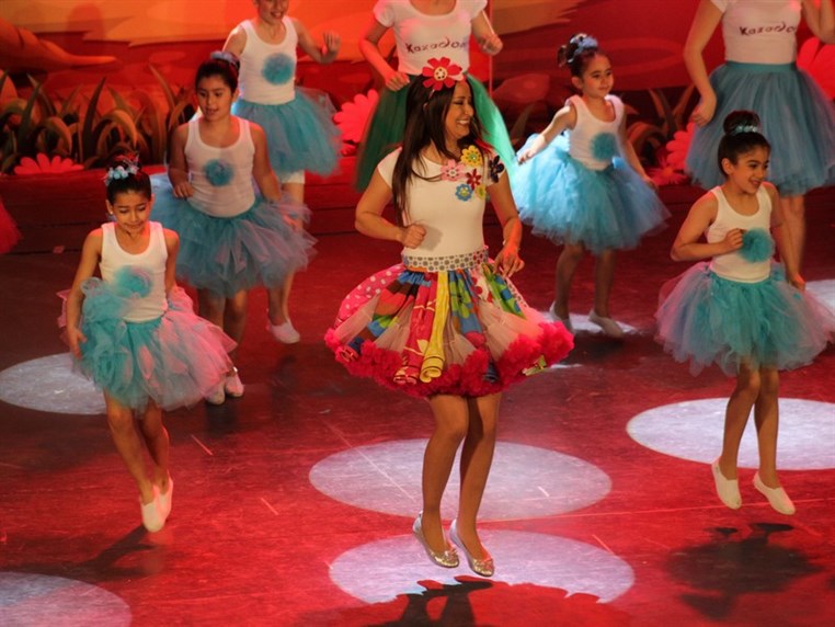 Kazadoo presente Reem et les 5 Lumieres