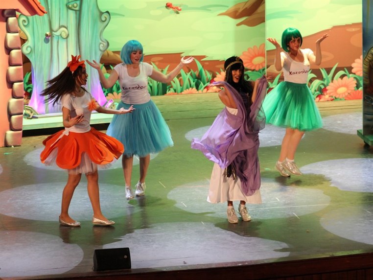 Kazadoo presente Reem et les 5 Lumieres