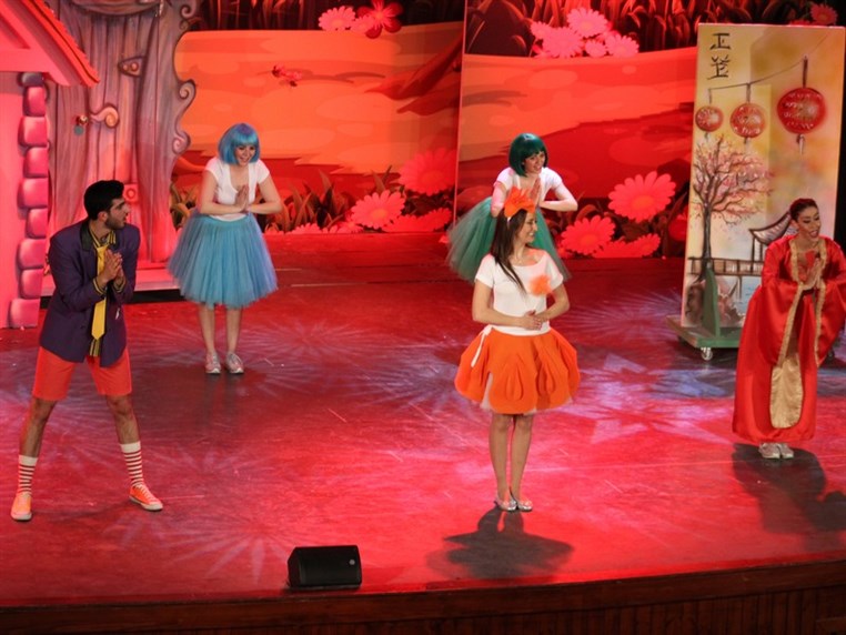Kazadoo presente Reem et les 5 Lumieres