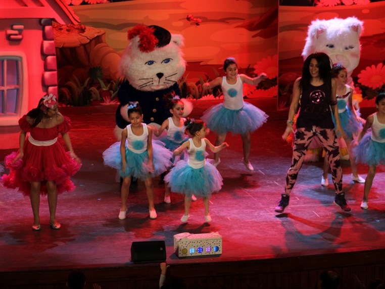 Kazadoo presente Reem et les 5 Lumieres