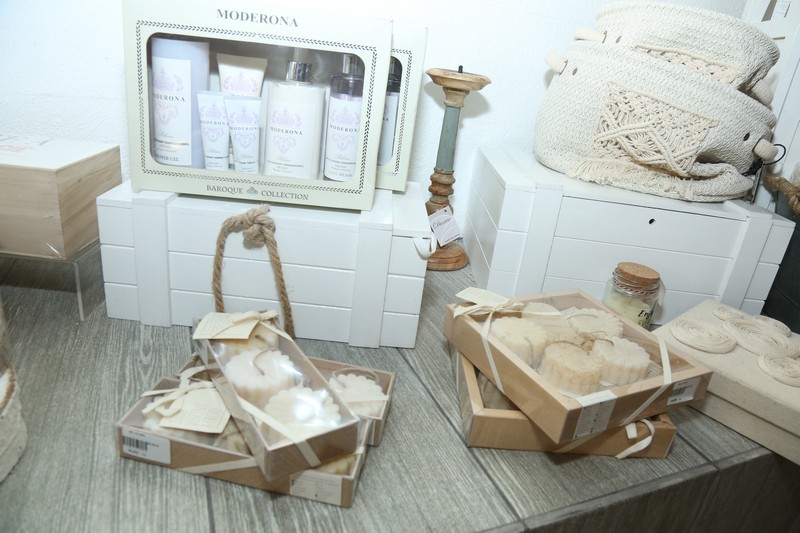 Decorate & Donate X Kelly Concept Store 1st Collaboration