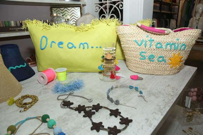 Decorate & Donate X Kelly Concept Store 1st Collaboration