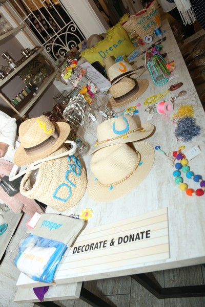 Decorate & Donate X Kelly Concept Store 1st Collaboration